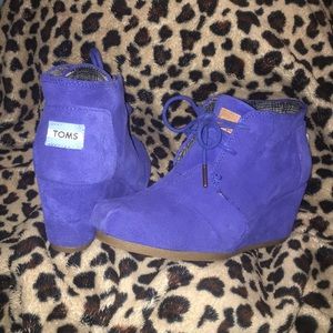 TOMS booties blue EUC